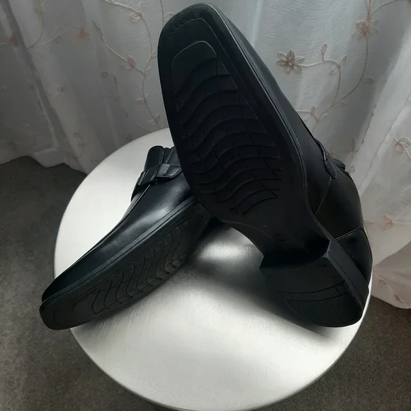 Perry Ellis Black Leather Loafers - Picture 4 of 5